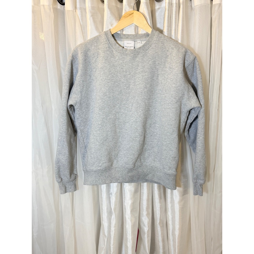 Aritzia Sweatfleece Crewneck Sweatshirt Womens XS Grey Cozy Fleece Perfect Fit